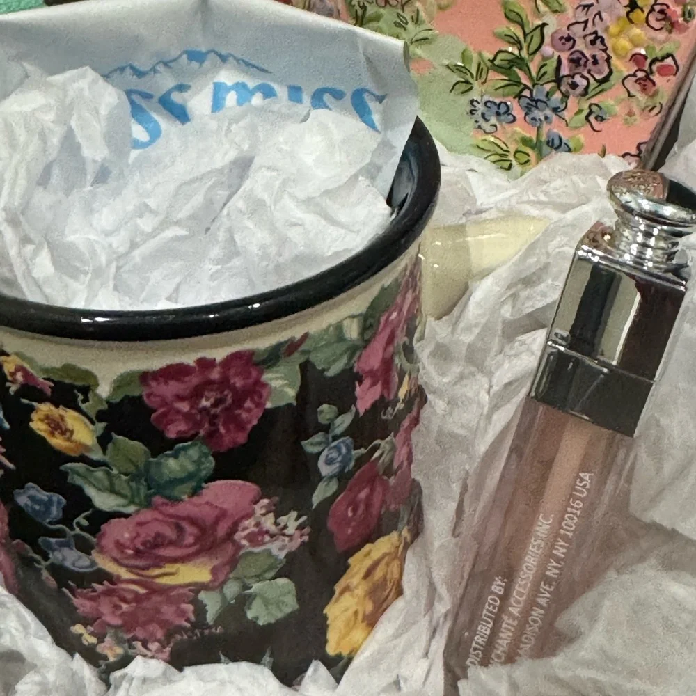 Multiples Floral Gift Basket with Pink and Black Accents - Picture 6 of 6